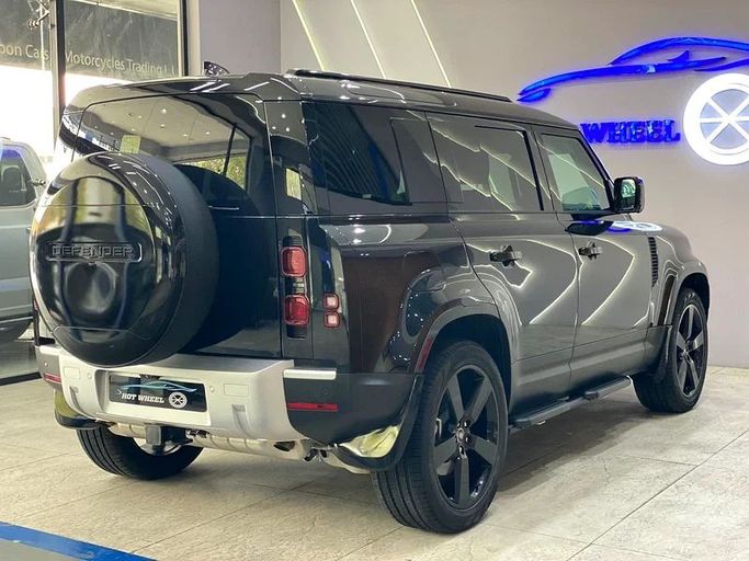 Подержанный Land Rover Defender 110 II, 2.0 л, 2025 в Дубае от Hot Wheel Used Motors Черный цвет. Other | AUTO.AE