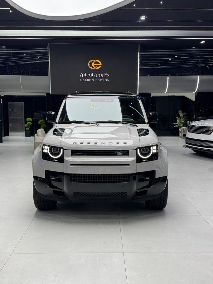 Новый Land Rover Defender P400 II, 3.0 л, 2025 в Дубае от Carbon Edition Motors Белый цвет. Other | AUTO.AE