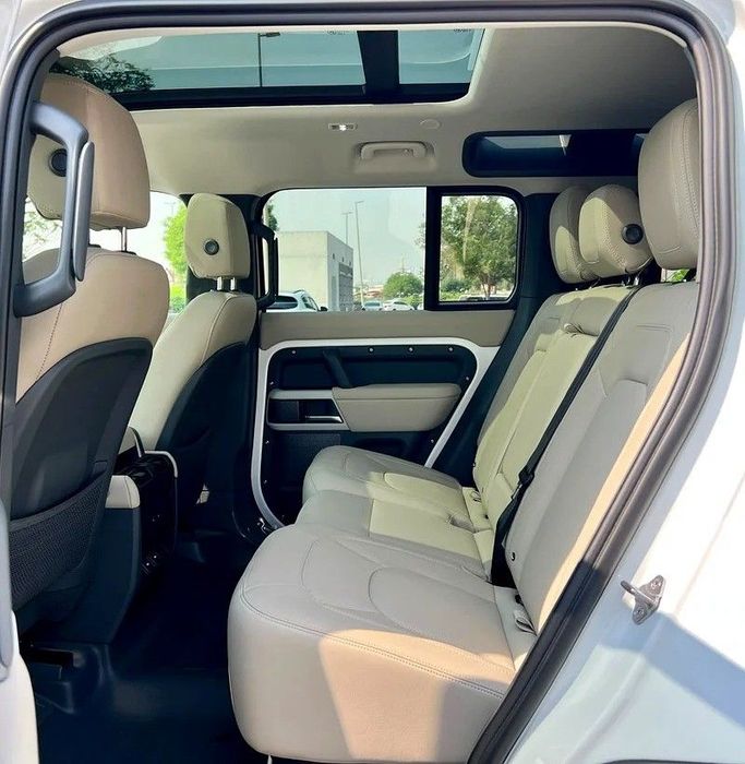 Новый Land Rover Defender 110 II, 2.0 л, 2024 в Дубае от Designo Cars Trading Белый цвет. Европейская | AUTO.AE