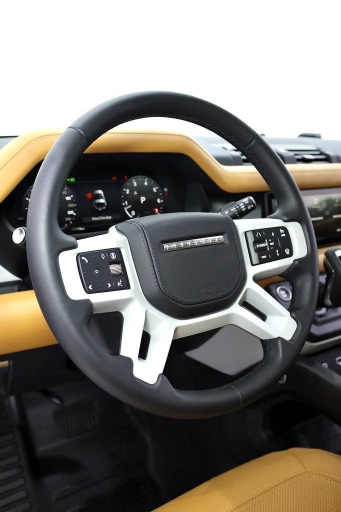 Новый Land Rover Defender 110 II, 2.0 л, 2024 в Дубае от Al Faris Motors Черный цвет. Other | AUTO.AE