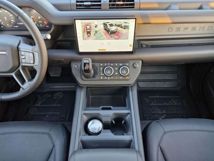 Новый Land Rover Defender 130 II, 3.0 л, 2025 в Дубае от Allied Motors Черный цвет. Other | AUTO.AE