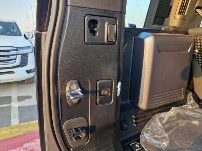 Новый Land Rover Defender 130 II, 3.0 л, 2025 в Дубае от Allied Motors Черный цвет. Other | AUTO.AE