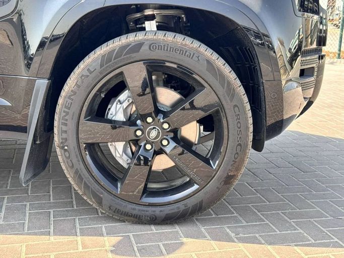 Новый Land Rover Defender 130 II, 3.0 л, 2025 в Дубае от Allied Motors Черный цвет. Other | AUTO.AE