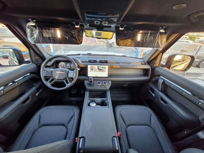 Новый Land Rover Defender 130 II, 3.0 л, 2025 в Дубае от Allied Motors Черный цвет. Other | AUTO.AE