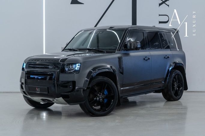 Подержанный Land Rover Defender 110 II, 5.0 л, 2023 в Дубае от A1 Luxury Motors Черный цвет. Европейская | AUTO.AE