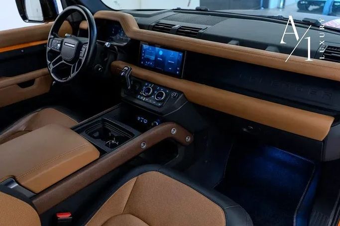 Подержанный Land Rover Defender 90 II, 3.0 л, 2022 в Дубае от A1 Luxury Motors Черный цвет. Европейская | AUTO.AE