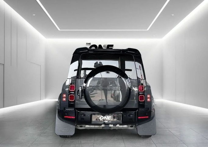 Подержанный Land Rover Defender 130 II, 3.0 л, 2024 в Дубае от The One Motors Серый цвет. Американская | AUTO.AE