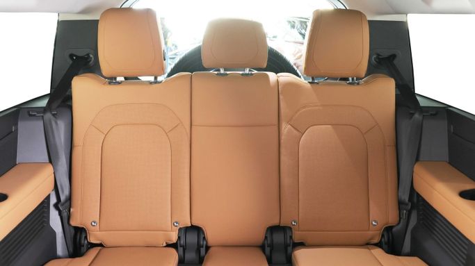 Used Land Rover Defender 130 II, 3.0 l, 2023 in Dubai by The Car Superstore, White color. Other | AUTO.AE