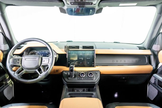 Подержанный Land Rover Defender 130 II, 3.0 л, 2023 в Дубае от The Car Superstore Белый цвет. Other | AUTO.AE