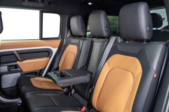 Подержанный Land Rover Defender 130 II, 3.0 л, 2023 в Дубае от The Car Superstore Белый цвет. Other | AUTO.AE