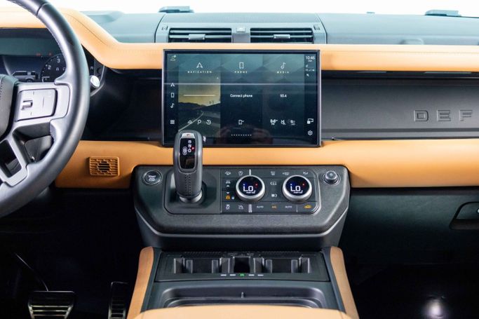 Подержанный Land Rover Defender 110 II, 3.0 л, 2023 в Дубае от The Car Superstore Другой цвет цвет. Other | AUTO.AE