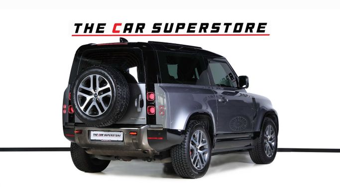 Подержанный Land Rover Defender P400 II, 3.0 л, 2024 в Дубае от The Car Superstore Серый цвет. Other | AUTO.AE