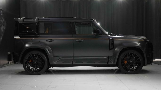 Новый Land Rover Defender 110 II, 3.0 л, 2022 в Дубае от Dourado Luxury Car Серый цвет. Европейская | AUTO.AE