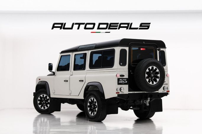 Подержанный Land Rover Defender 110 I Рестайлинг, 2.4 л, 2010 в Дубае от AUTO DEALS Белый цвет.  | AUTO.AE