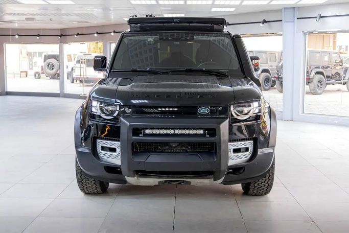 Подержанный Land Rover Defender 110 II, 2.0 л, 2022 в Дубае от JEEPERS EDITION LLC Черный цвет. Американская | AUTO.AE