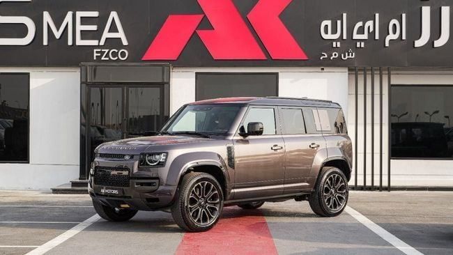 جديدة Land Rover Defender Octa ثانياً, 4.4 l, 2025 في في دبي من AK Motors MEA، اللون رمادي. مواصفات الخليج | AUTO.AE