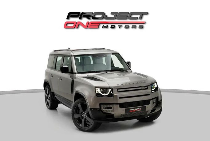 جديدة Land Rover Defender 110 ثانياً, 3.0 l, 2025 في في دبي من Project One Motors، اللون رملي. مواصفات الخليج | AUTO.AE