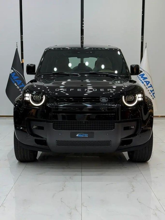 Новый Land Rover Defender 110 II, 3.0 л, 2026 в Дубае от 4 Matic Motors Черный цвет. GCC | AUTO.AE