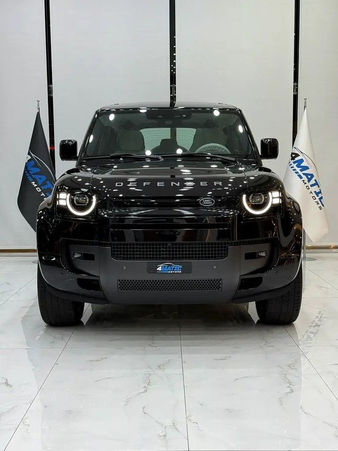 Новый Land Rover Defender 110 II, 3.0 л, 2026 в Дубае от 4 Matic Motors Черный цвет. GCC | AUTO.AE