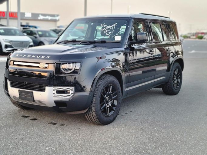 جديدة Land Rover Defender 110 ثانياً, 3.0 l, 2023 في في دبي من AL HUSNAIN MOTORS FZE، اللون أسود.  | AUTO.AE | إعلان #243862