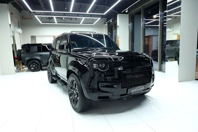 Used Land Rover Defender Octa II (L663), 4.4 l, 2026 in Dubai by Sultan Al Kutbi Motors, Black color. Canadian Specs | AUTO.AE | Listing #260417