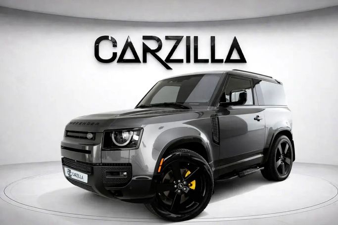 مستعملة Land Rover Defender 90 ثانياً, 2.0 l, 2022 في في دبي من Carzilla Motors، اللون رمادي. المواصفات الأمريكية | AUTO.AE | إعلان #262559