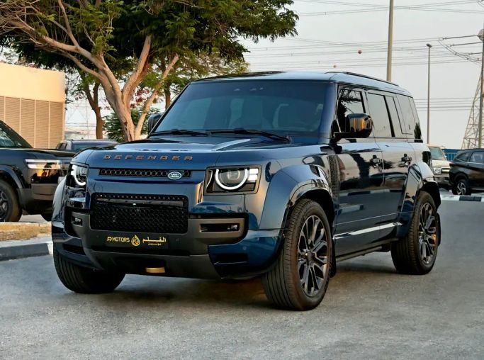 Подержанный Land Rover Defender 110 II, 5.0 л, 2026 в Дубае от Q Motors Тёмно-синий цвет. GCC | AUTO.AE | Объявление #263610