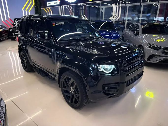 مستعملة Land Rover Defender P400 ثانياً, 3.0 l, 2021 في في دبي من GE Motors، اللون أسود. مواصفات الخليج | AUTO.AE | إعلان #264985