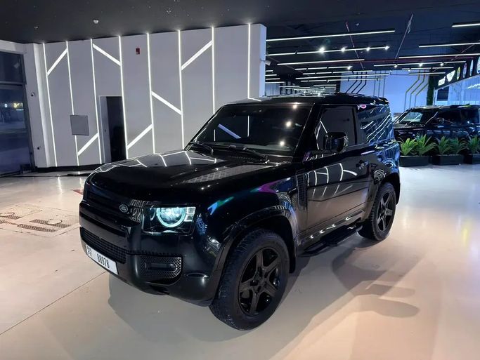 مستعملة Land Rover Defender 90 ثانياً, 2.0 l, 2023 في في دبي من GE Motors، اللون أسود. المواصفات الأوروبية | AUTO.AE | إعلان #264987