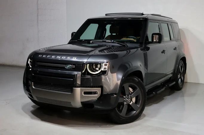 Used Land Rover Defender 110 II (L663), 3.0 l, 2025 in Dubai by AL MARWA CARS, Grey color. GCC Specs | AUTO.AE | Listing #267048
