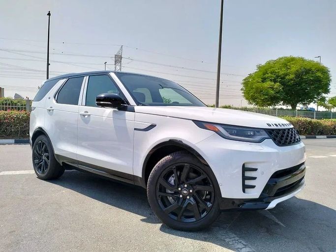 New Land Rover Discovery P360 V Facelift, 3.0 l, 2024 in Dubai by Space Motors, White color. American Specs | AUTO.AE