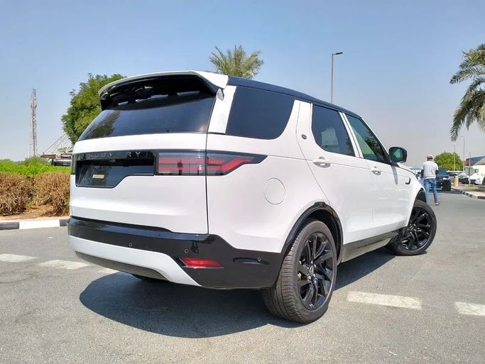 New Land Rover Discovery P360 V Facelift, 3.0 l, 2024 in Dubai by Space Motors, White color. American Specs | AUTO.AE
