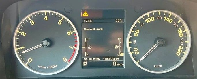 Подержанный Land Rover Discovery P340 IV Рестайлинг, 3.0 л, 2014 в Дубае от Designo Cars Trading Синий цвет. GCC | AUTO.AE