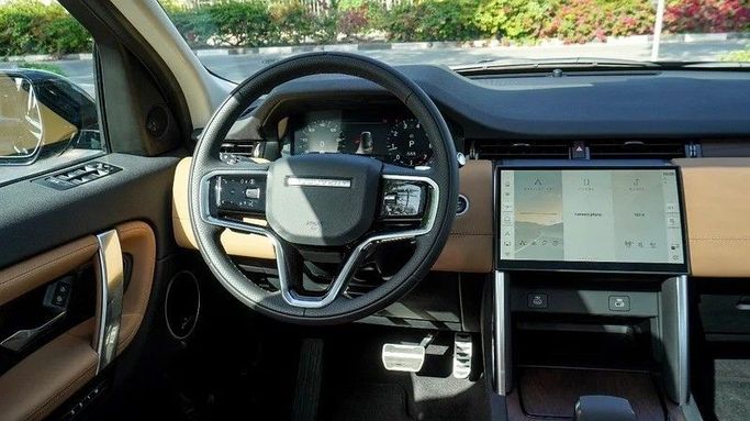 Новый Land Rover Discovery Sport I Рестайлинг, 2.0 л, 2025 в Дубае от Simurgh Cars Черный цвет. Китайская | AUTO.AE
