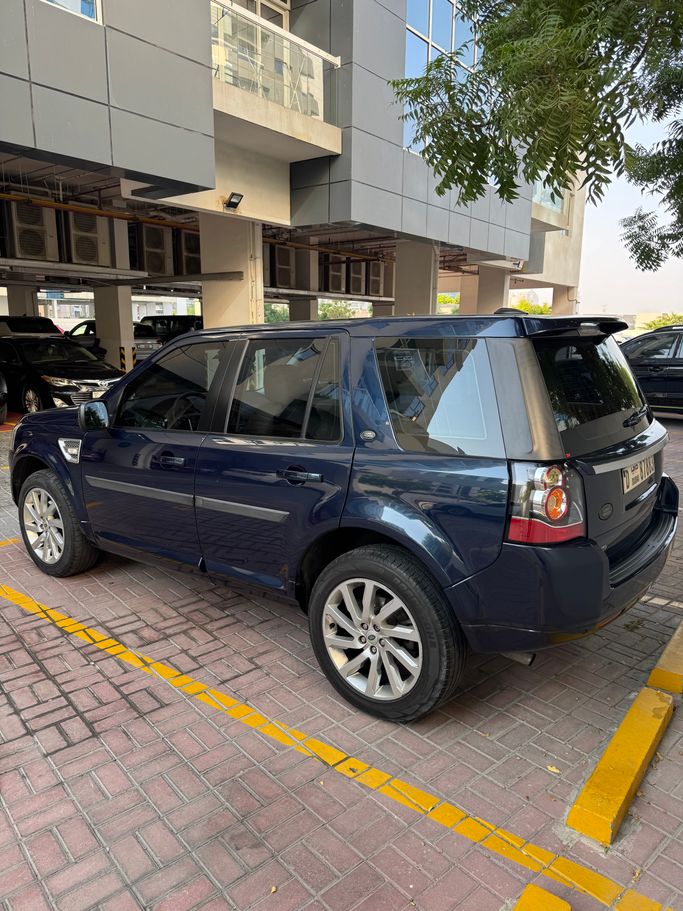 Подержанный Land Rover Freelander II Рестайлинг 2, 2.0 л, 2013 в Дубае Синий цвет. GCC | AUTO.AE