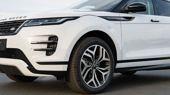 Новый Land Rover Range Rover Evoque P250 MHEV Long II Рестайлинг, 2.0 л, 2025 в Дубае от Altass Motors Белый цвет. Other | AUTO.AE