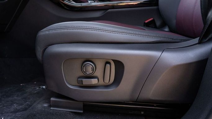 Новый Land Rover Range Rover Evoque P250 MHEV Long II Рестайлинг, 2.0 л, 2025 в Дубае от Altass Motors Черный цвет. Other | AUTO.AE