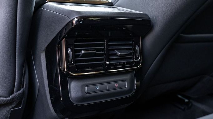 Новый Land Rover Range Rover Evoque P250 MHEV Long II Рестайлинг, 2.0 л, 2025 в Дубае от Altass Motors Белый цвет. Other | AUTO.AE