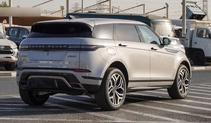 Новый Land Rover Range Rover Evoque P250 MHEV Long II Рестайлинг, 2.0 л, 2024 в Дубае от Najem Motors Серебристый цвет. Китайская | AUTO.AE