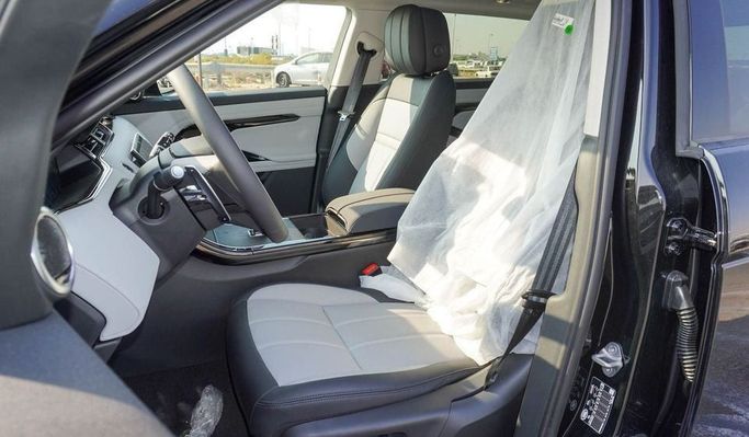 New Land Rover Range Rover Evoque P160 II Facelift, 1.5 l, 2024 in Dubai by Najem Motors, Black color. Chinese Specs | AUTO.AE