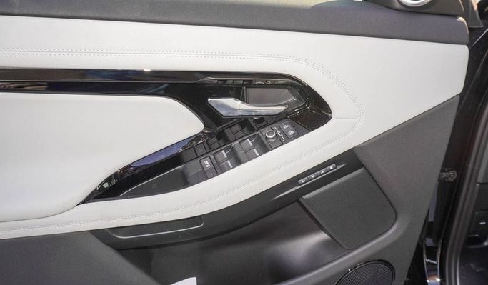 New Land Rover Range Rover Evoque P160 II Facelift, 1.5 l, 2024 in Dubai by Najem Motors, Black color. Chinese Specs | AUTO.AE