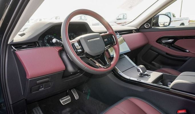 Новый Land Rover Range Rover Evoque P250 II Рестайлинг, 2.0 л, 2024 в Дубае от Najem Motors Зеленый цвет. Китайская | AUTO.AE