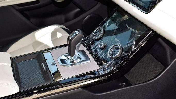 New Land Rover Range Rover Evoque P250 II Facelift, 2.0 l, 2024 in Dubai by Najem Motors, Black color. Other | AUTO.AE