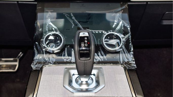 New Land Rover Range Rover Evoque P250 II Facelift, 2.0 l, 2024 in Dubai by Najem Motors, Black color. Other | AUTO.AE