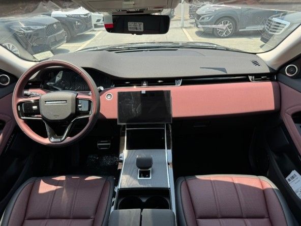 Новый Land Rover Range Rover Evoque P250 II Рестайлинг, 2.0 л, 2025 в Дубае от Titanum Cars Черный цвет. Other | AUTO.AE