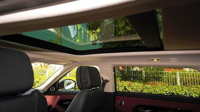 Новый Land Rover Range Rover Evoque P250 II Рестайлинг, 2.0 л, 2025 в Дубае от Simurgh Cars Белый цвет. Китайская | AUTO.AE