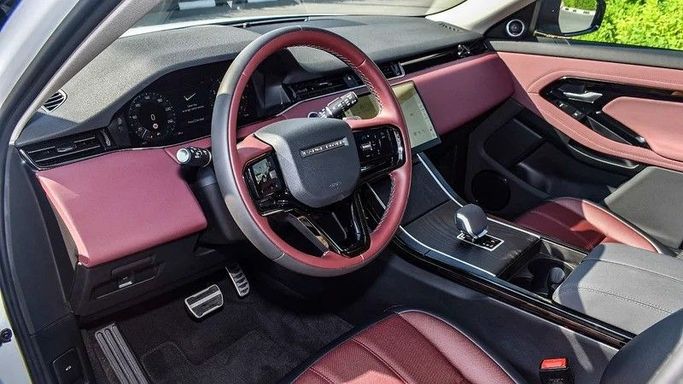 Новый Land Rover Range Rover Evoque P250 II Рестайлинг, 2.0 л, 2024 в Дубае от Simurgh Cars Белый цвет. Китайская | AUTO.AE