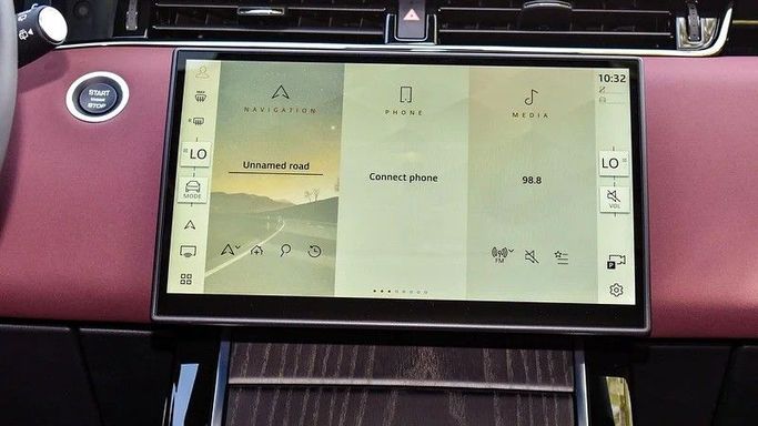 Новый Land Rover Range Rover Evoque P250 II Рестайлинг, 2.0 л, 2024 в Дубае от Simurgh Cars Серебристый цвет. Китайская | AUTO.AE