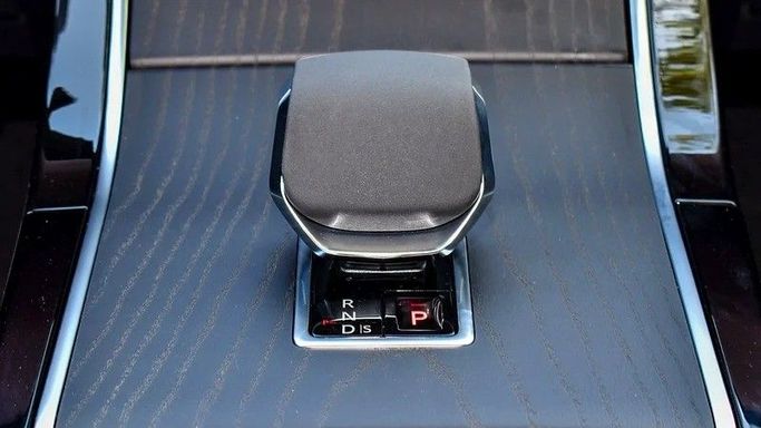 Новый Land Rover Range Rover Evoque P250 II Рестайлинг, 2.0 л, 2024 в Дубае от Simurgh Cars Серебристый цвет. Китайская | AUTO.AE