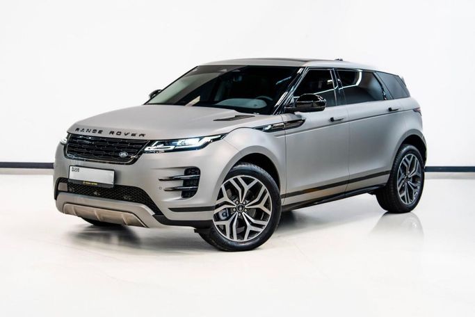 Подержанный Land Rover Range Rover Evoque P250 MHEV Long II Рестайлинг, 2.0 л, 2025 в Дубае Серебристый цвет. Китайская | AUTO.AE